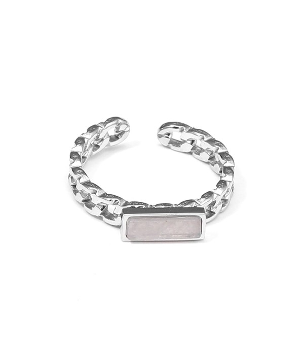 Anillo plateado tipo cadena con piedra rectangular