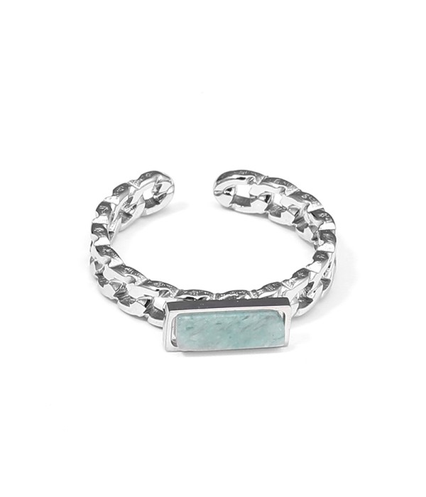 Anillo plateado tipo cadena con piedra rectangular