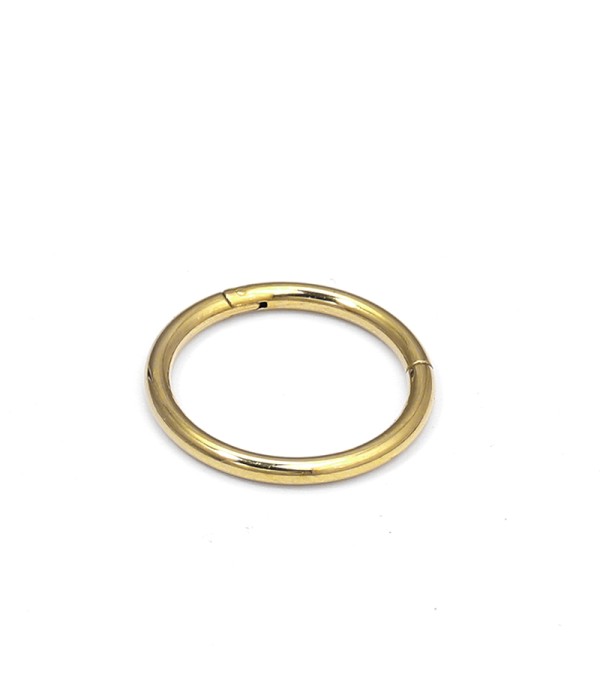 Ear cuff grande dorado tipo aro liso