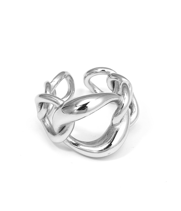 Anillo con eslabones gruesos entrelazados