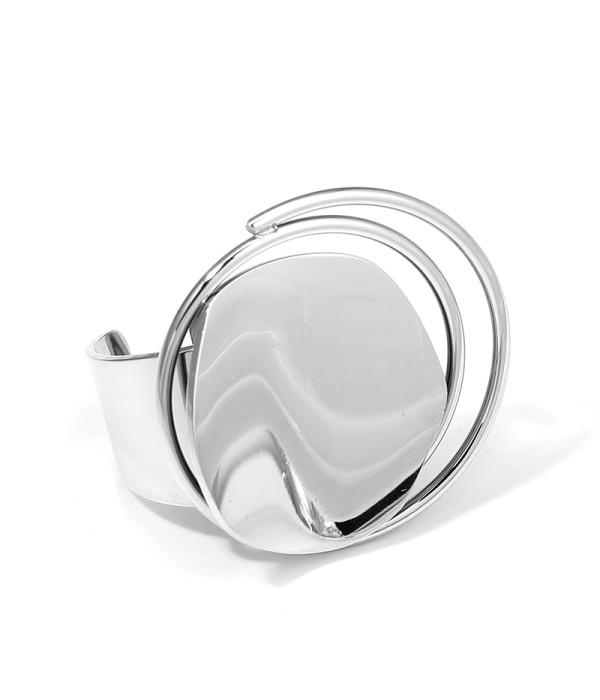 Anillo escultórico plateado