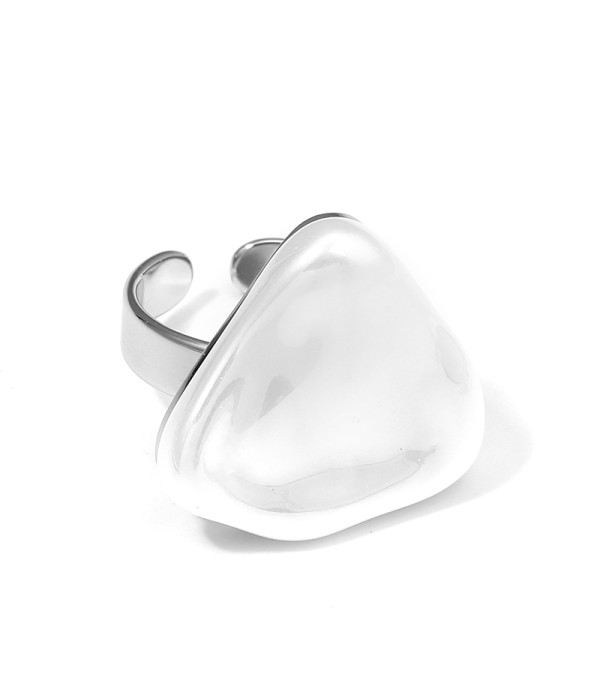 Anillo plateado ajustable con perla irregular